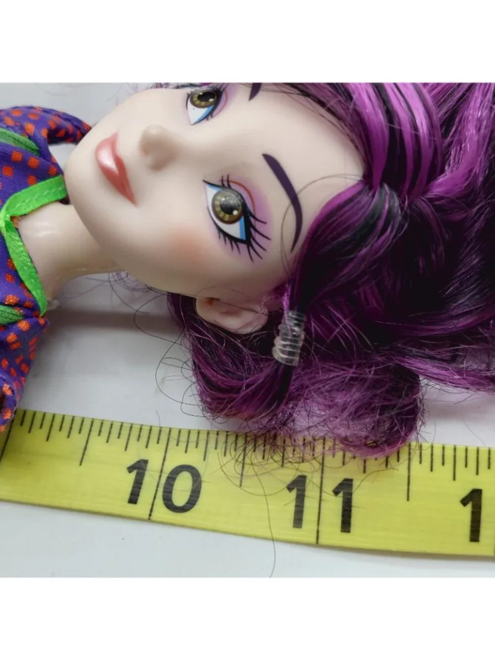 Disney Descendants Mal Neon Lights Ball Isle of the Lost Light Up Doll works
